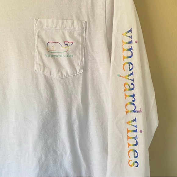Vineyard Vines White Long Sleeve Crew T-Shirt Top Multicolor Rainbow Whale Logo - Picture 3 of 3